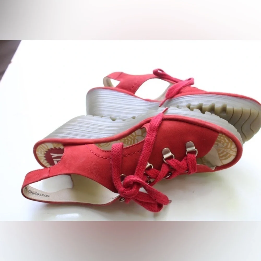 Fly London Ylfa wedges